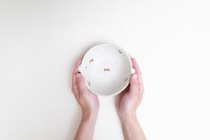 粉引金彩 耳付き CORONボウル リボン