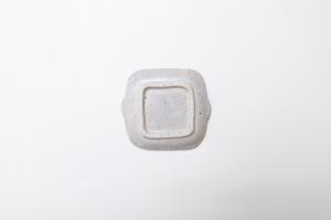 青色 耳付き四角皿 小 白リンゴ