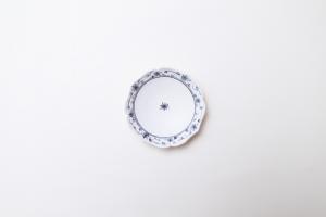 染付 輪花小皿 A