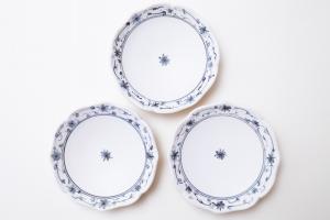 染付 輪花小皿 A