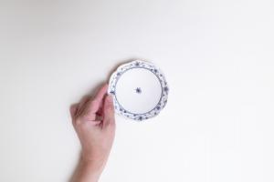 染付 輪花小皿 A