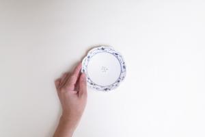 染付 輪花小皿 C