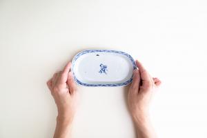 楕円小皿 プロレス(コブラツイスト)