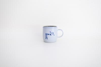 マグカップ プロレス(ドロップキック)