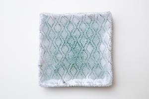 灰釉印刻板皿 中 E