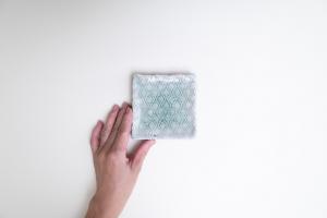 灰釉印刻板皿 中 E