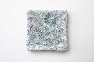 灰釉印刻板皿 小 B