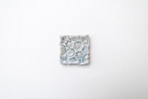 灰釉印刻板皿 小 C