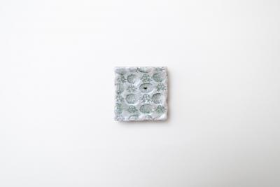 灰釉印刻板皿 小 D