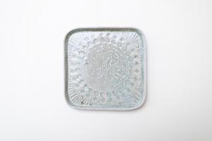 灰釉印刻足付四方皿 A