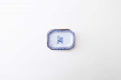 四角豆皿 プロレス (コブラツイスト)