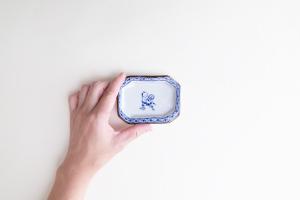 四角豆皿 プロレス (コブラツイスト)