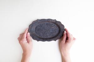 6トンガリオーバル皿 S イッチン 黒