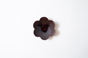 飴釉輪花しのぎ皿5寸 6弁