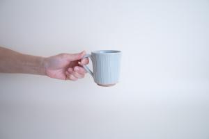 青磁　しのぎマグ