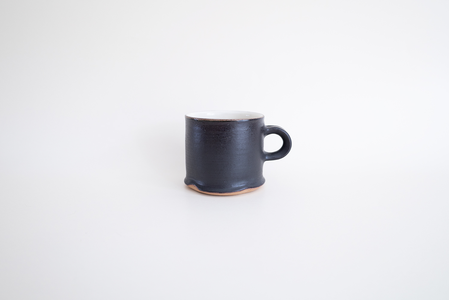 黒釉スエヒロマグ