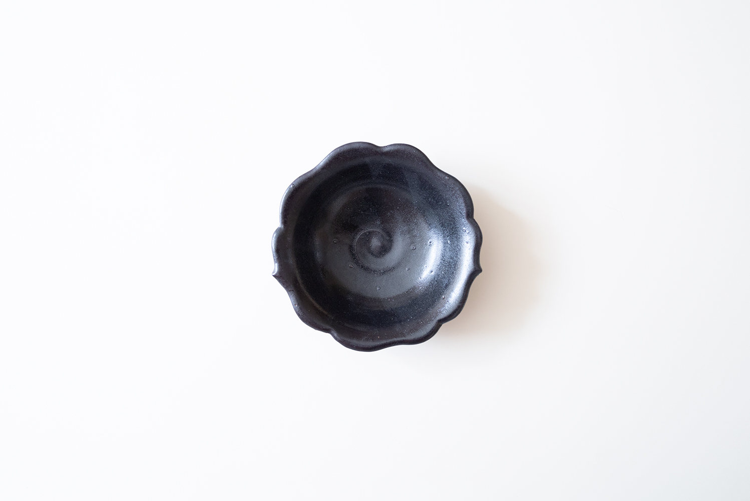 黒釉輪花ボウル 4.5寸