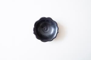 黒釉輪花ボウル 4.5寸