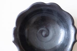 黒釉輪花ボウル 4.5寸