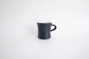 黒釉ツヅミマグ