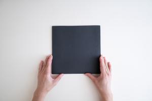 7寸角板皿 黒マット