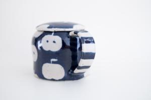 青色ポット リンゴ