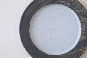 リムプレートΦ180 灰釉雲母