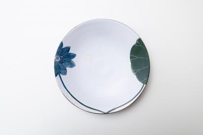 青ハスの花 8寸皿