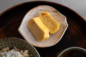 ベージュ蓮弁皿 S