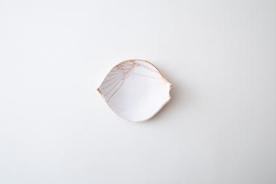 ベージュ蓮弁皿 S