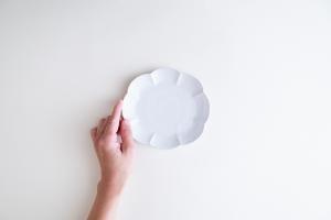 白瓷 輪花楕円五寸皿