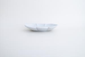 白瓷 輪花楕円皿