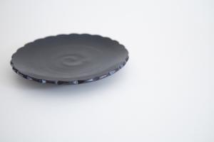 花皿大 フリル 黒釉