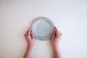 青灰 リーフリム皿 6寸