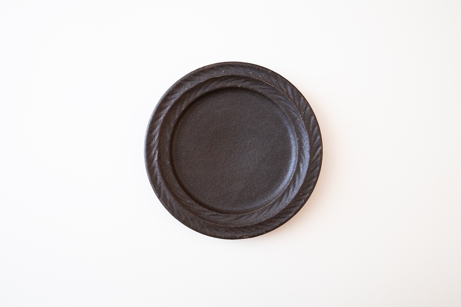 錆釉 リーフリム皿 6寸