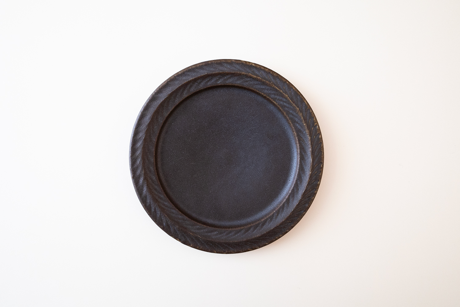 錆釉 リーフリム皿 7寸