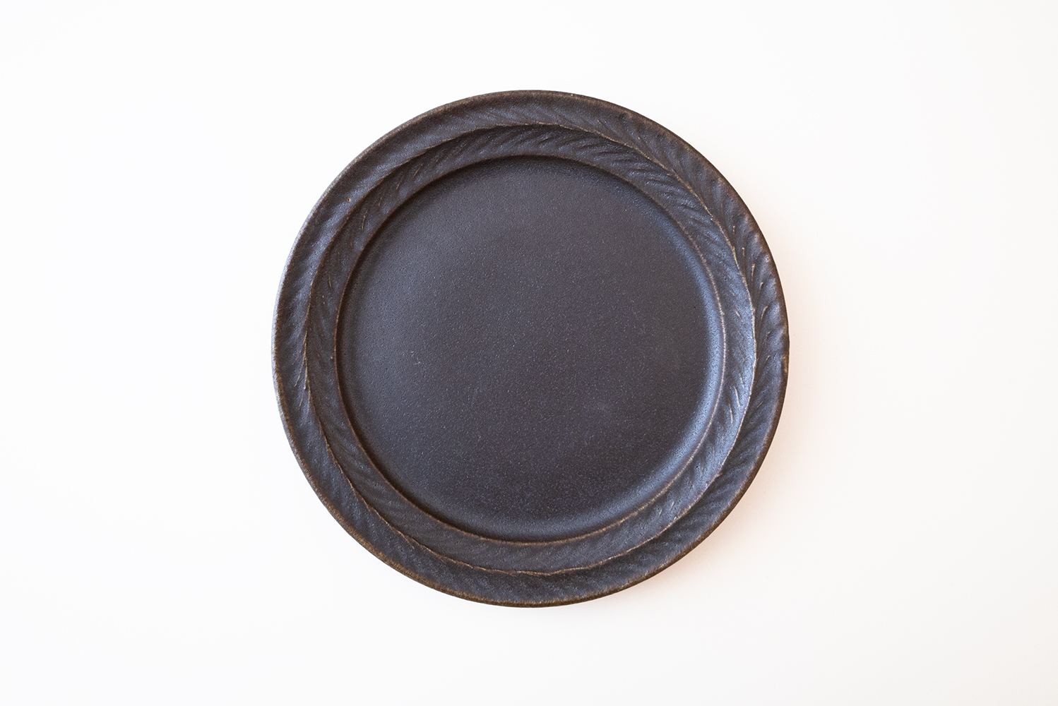 錆釉 リーフリム皿 8寸