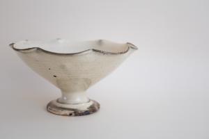 キナリ 輪花高台鉢 φ150