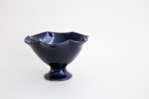 瑠璃釉 輪花高台豆鉢