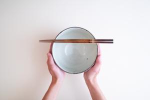 青灰 どんぶり大(白荒刷毛目型)
