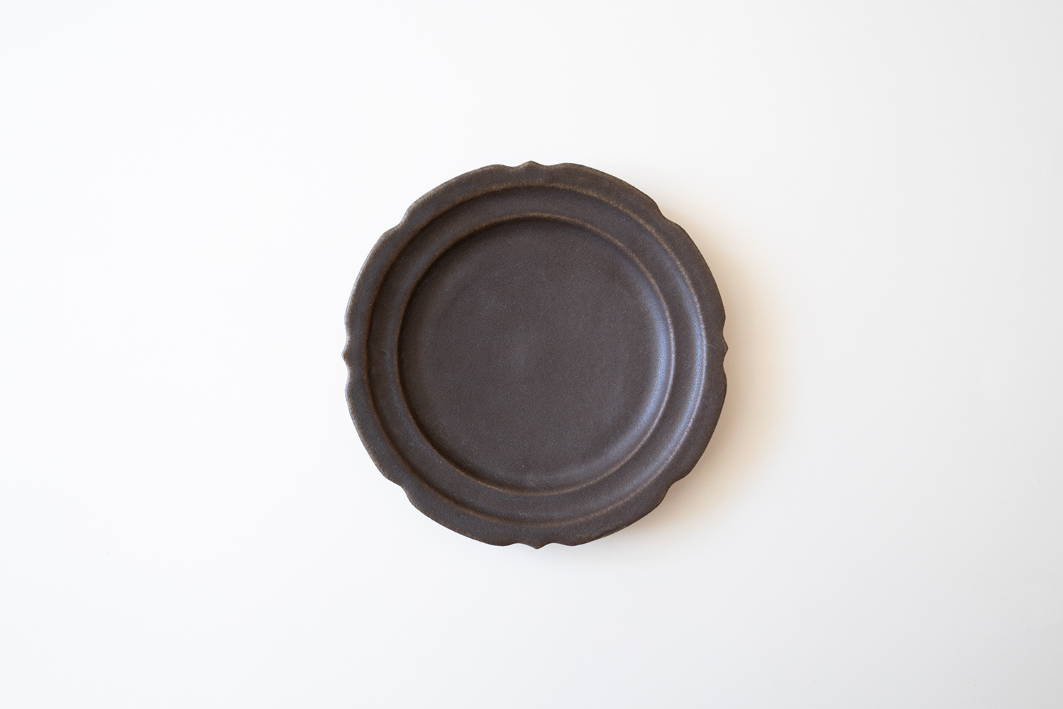 錆釉彫刻皿 7寸