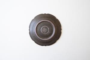 錆釉彫刻皿 7寸