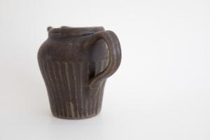 錆釉 しのぎマグピッチャー