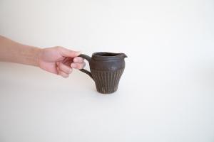 錆釉 しのぎマグピッチャー