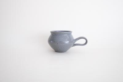 グレー釉たぬマグ