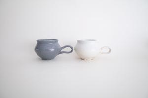グレー釉たぬマグ