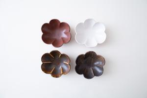 白釉 輪花鉢 柘榴