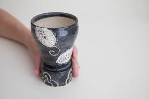 黒抜台付カップ F