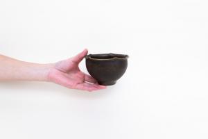 錆釉 輪花碗