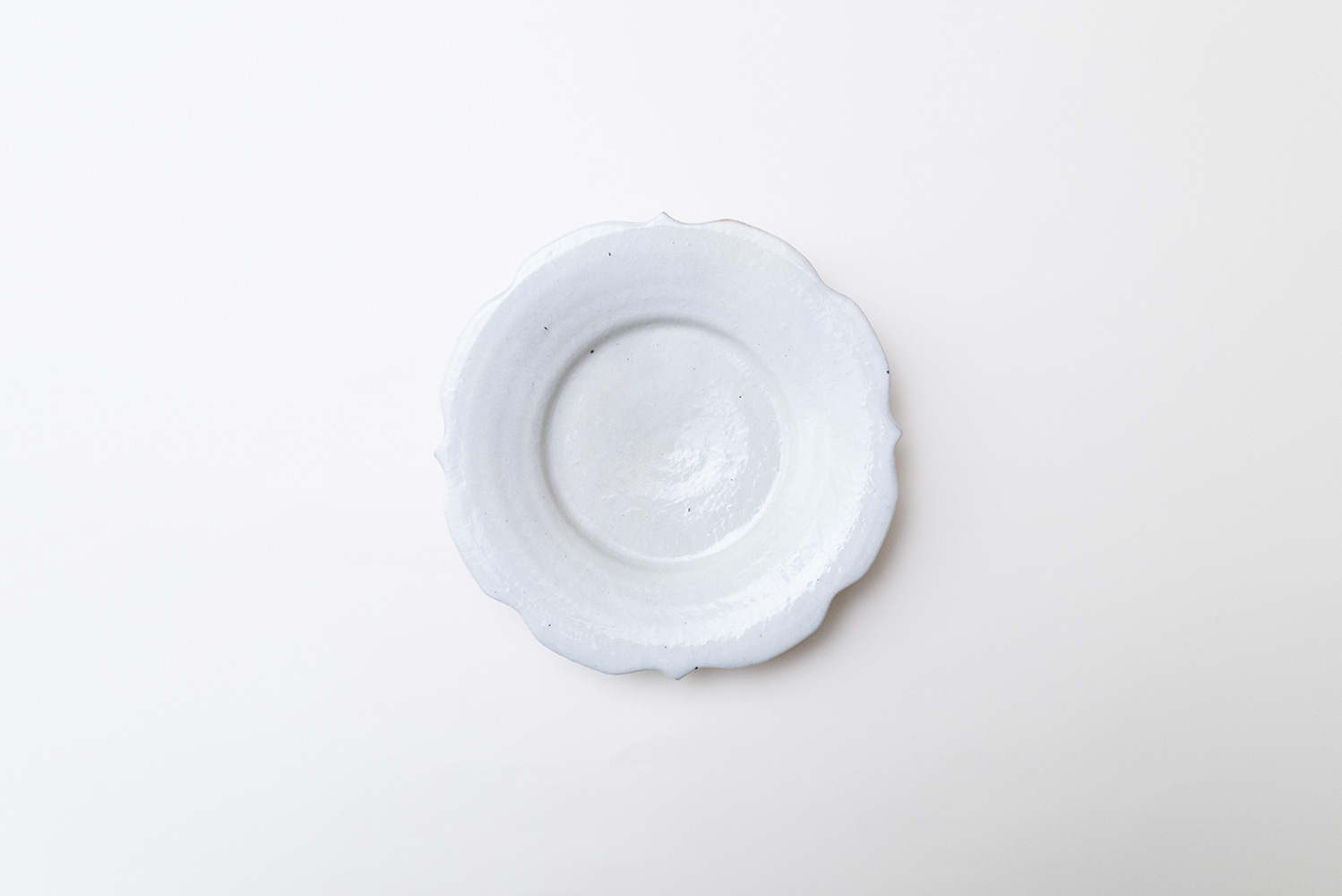 鉄散 彫刻花皿 φ190